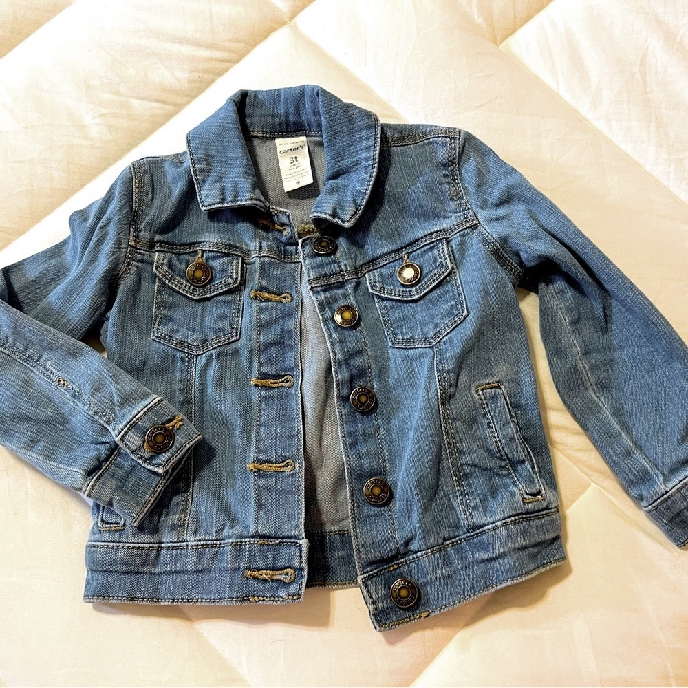 Toddler girls’ denim jacket.